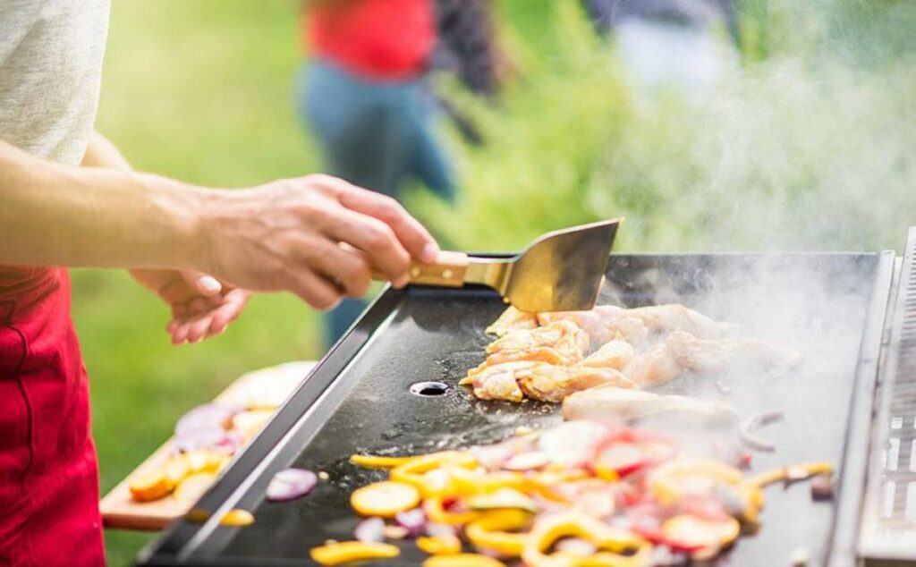 Plancha y Freidora, búsqueda de empleo cocinero@ en La Antilla.