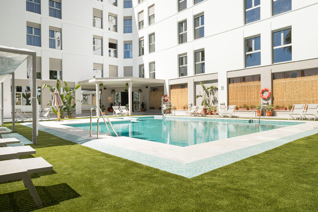 4.Edificio apartamentos playalanatilla lansuite